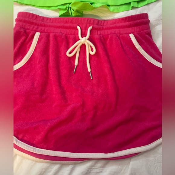 Two separate skirts - Picture 2 of 7